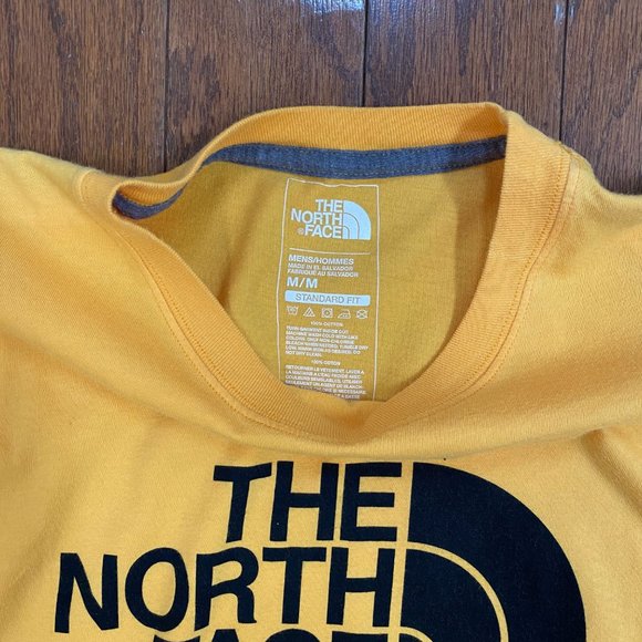 The North Face T-Shirt - Picture 2 of 2